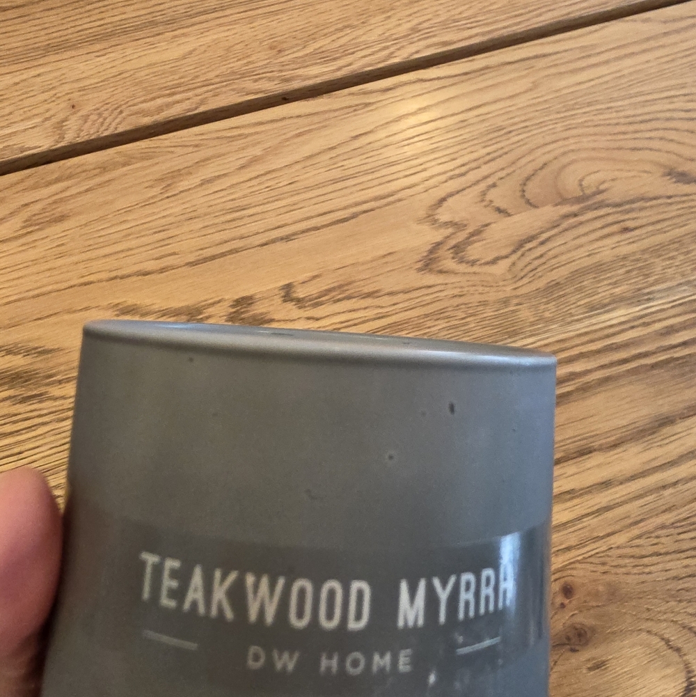 DW Home Takwood Myrrh Candle